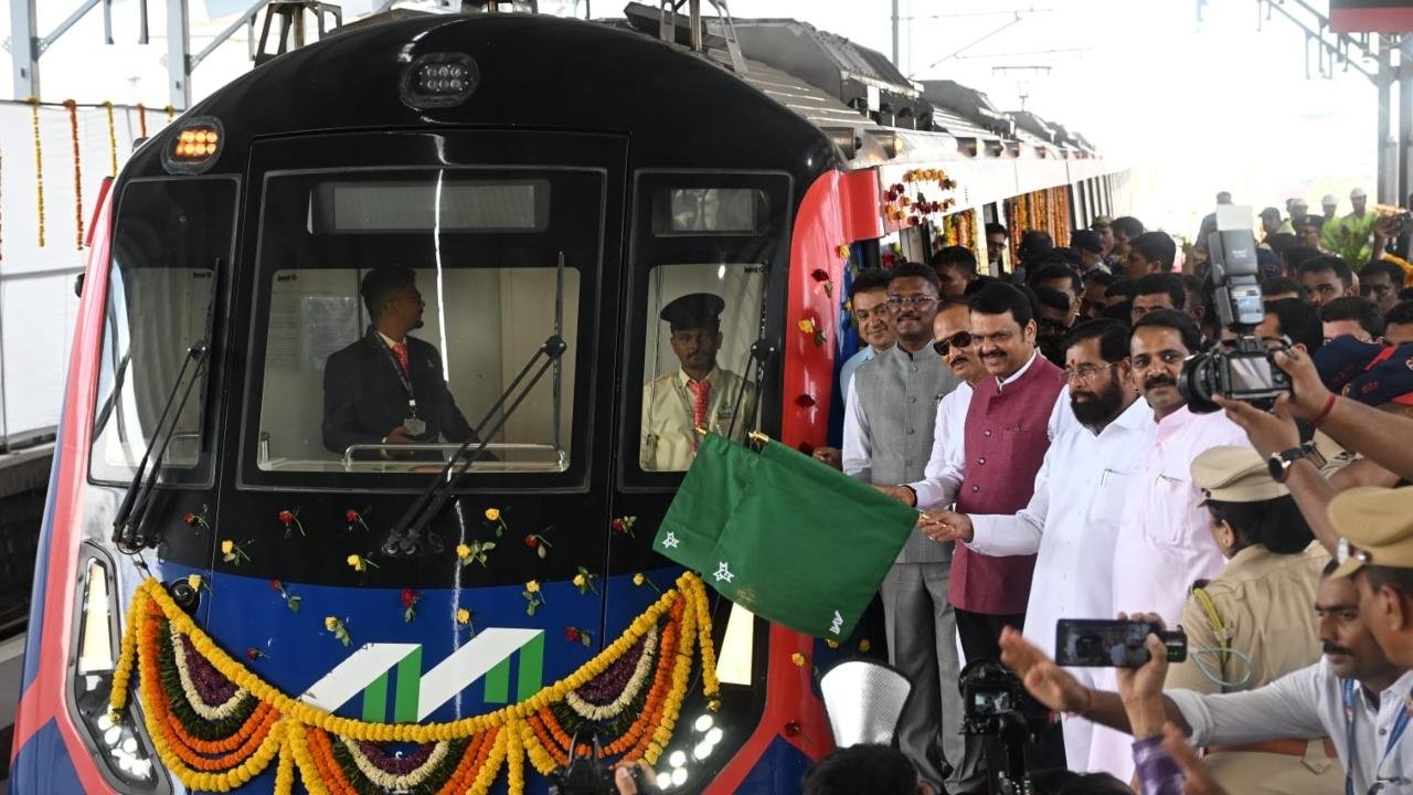 Maharashtra CM Devendra Fadnavis flags off the trial run of Mumbai Metro Line 9, connecting Kashigaon to Dahisar East